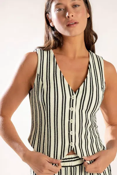 Truedames In The Quiet Shade Woven Vest In Multi