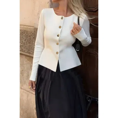 Truedames Knit Round Neck Button Up Long Sleeves Sweater In Brown