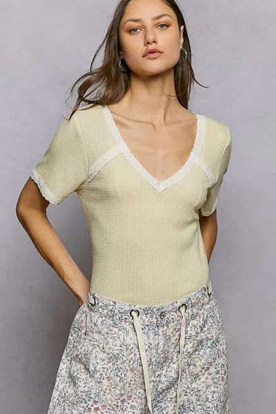 Truedames Lace Detail V-neck Short Sleeve Textured T-shirt In White