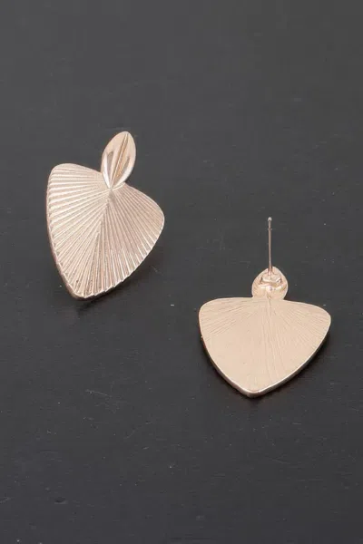 Truedames Leaf Elegance Earrings In Gold
