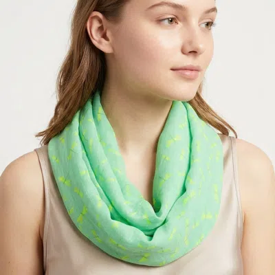 Truedames Lightweight Dragonfly Pattern Print Infinity Scarf In Green