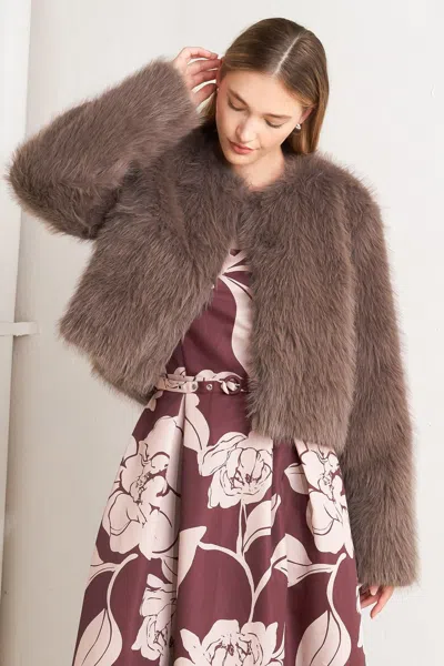 Truedames London Flare Mocha Faux Fur Crop Jacket In Pink