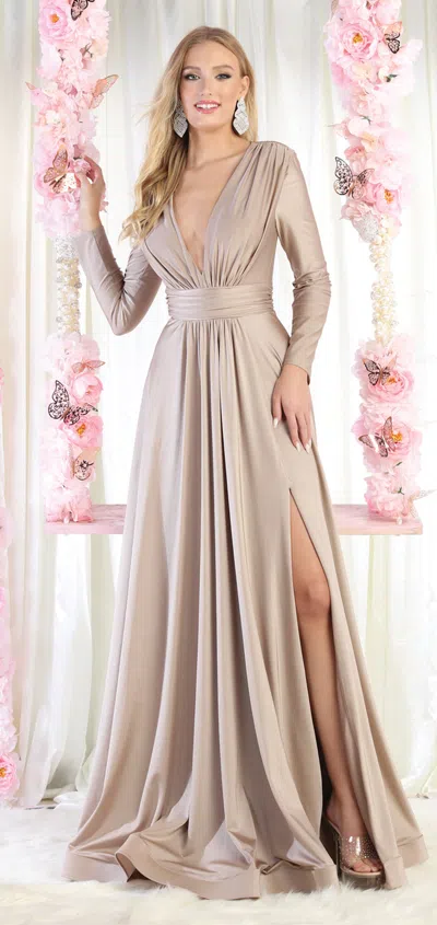 Truedames Long Sleeve Stretchy Gown In Brown