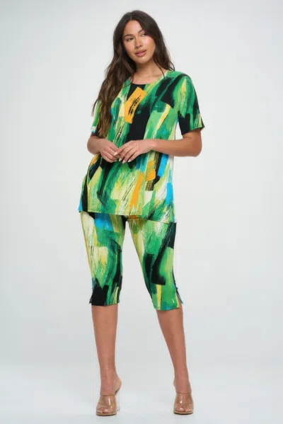 Truedames Matching Capri Pant Set In Plus Size In Green