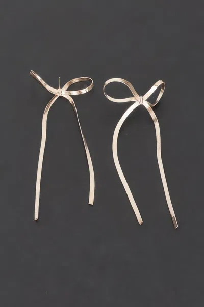 Truedames Metal Snake Chain Ribbon Earring In Gold