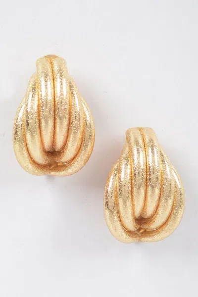 Truedames Metal Stud Earring In Gold
