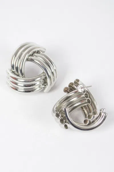 Truedames Metal Stud Earring In Metallic