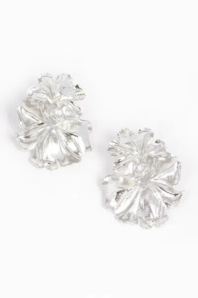 Truedames Metal Vintage Earring In Silver