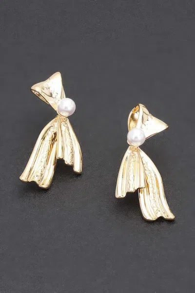 Truedames Metal Vintage Stud Earring In Gold