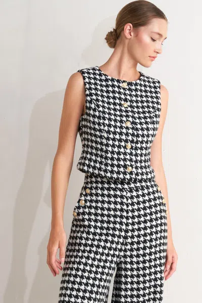 Truedames Metro Icon Woven Houndstooth Vest In Multi