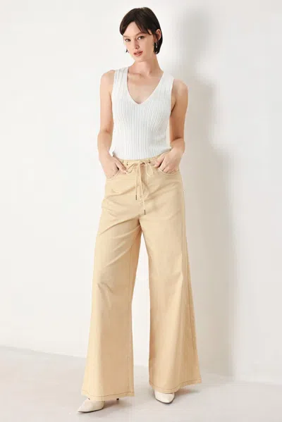 Truedames Modern Sand Woven Pants In Brown