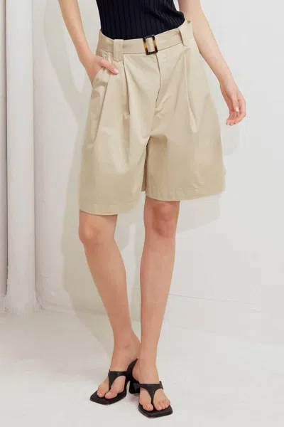 Truedames Modern Voyager Woven Bermuda Short In Beige
