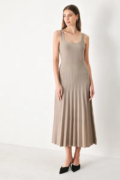 Truedames Mono Form Sweater Knit Midi Dress In Brown