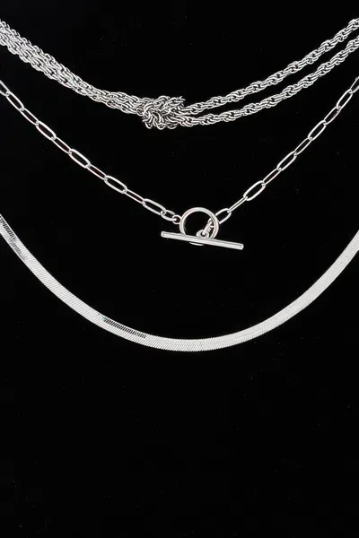 Truedames Multi Metallic Toggle Link Chain Tied Necklace In Silver