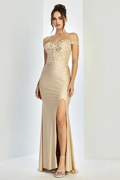 Truedames Off Shoulder Fitted Lace Prom Gown In Neutral