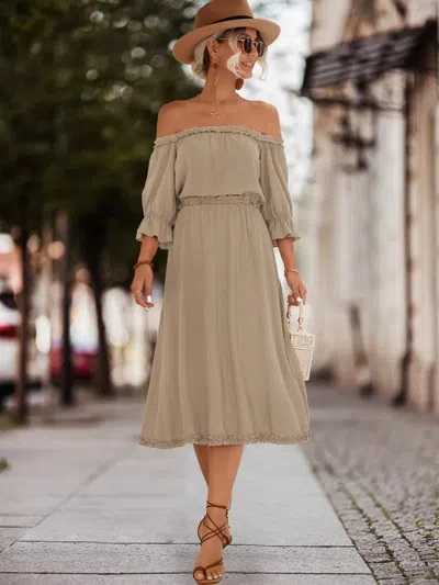 Truedames Off-shoulder Flounce Sleeve Midi Dress In Green