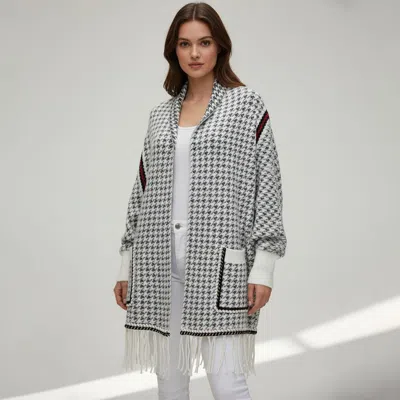 Truedames Open Front Houndstooth Fringe Knit Poncho In Gray