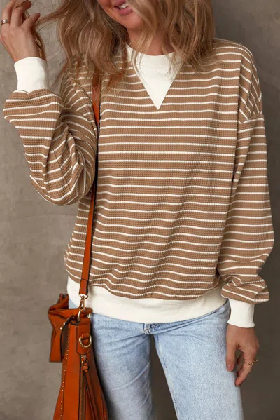 Truedames Patched Edge Textu Round Neck Long Sleeve Top In Brown