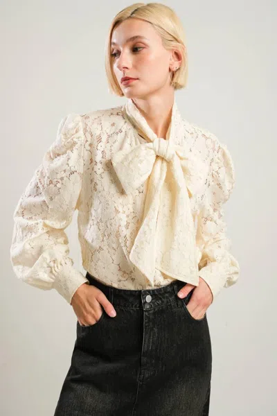 Truedames Patriotic Princess Woven Lace Top In Neutral