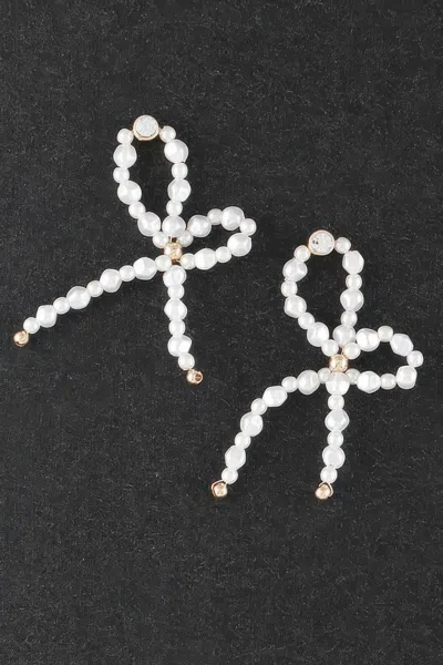Truedames Pearl Stone Ribbon Earrings In White