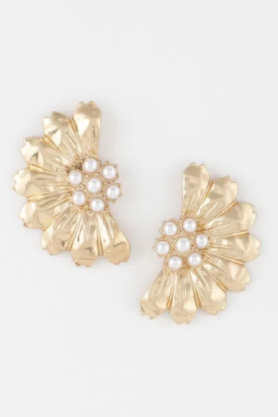 Truedames Pearled Half Flower Earrings In Gold