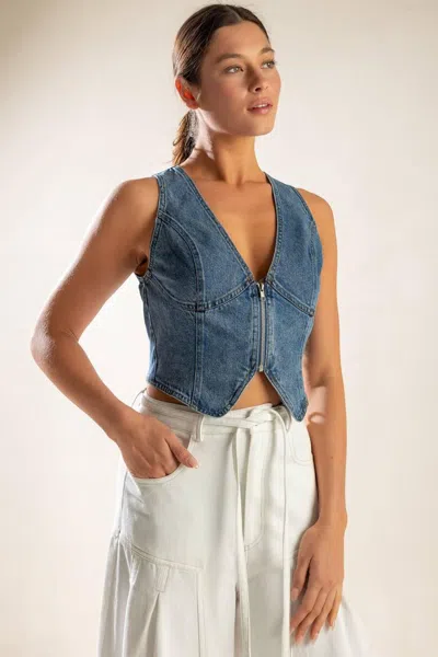 Truedames Picture Perfect Denim Vest In Blue