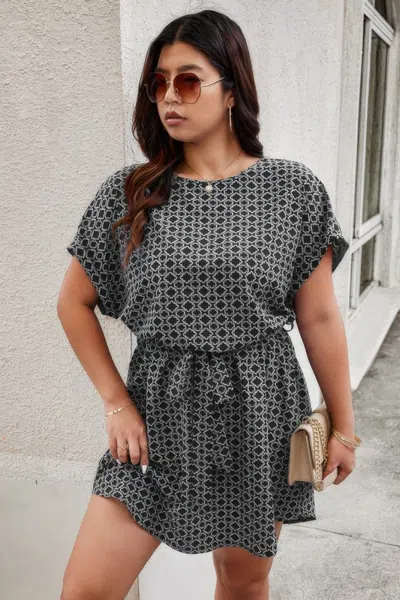 Truedames Plus Round Neck Printed Batwing Sleeve Loose Dress In Black