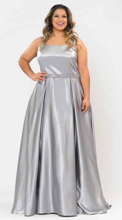 Truedames Plus Size Sleeveless Formal Dress In Silver