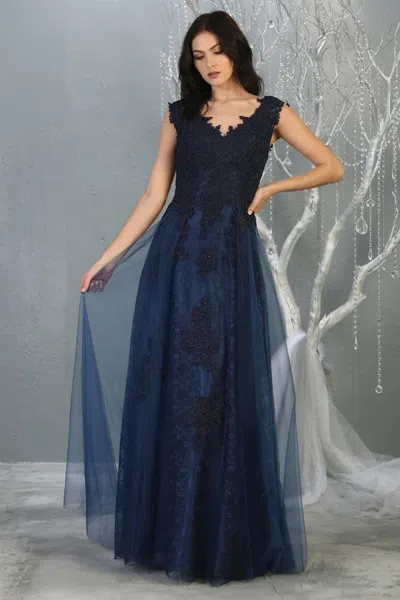 Truedames Plus Size V-neck Embroidered A-line Formal Gown In Blue