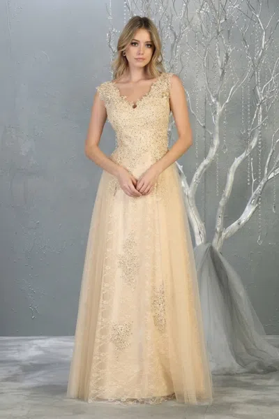 Truedames Plus Size V-neck Embroidered A-line Formal Gown In Multi
