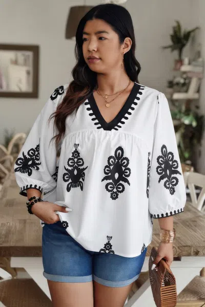 Truedames Plus V Neck Geo Print Puff Sleeve Blouse In White