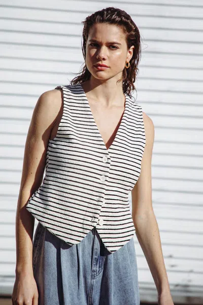 Truedames Pretty On Point Knit Vest In Multi
