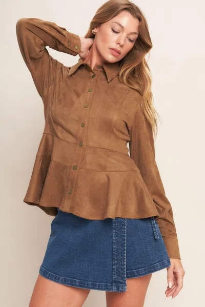 Truedames Refined Impression Faux Suede Top In Brown