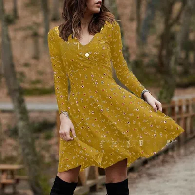 Truedames Retro Floral Print V-neck Long Sleeve Dress In Green