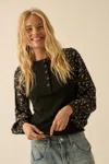 Truedames Rib-knit And Floral Bubble-sleeve Henley Top In Black