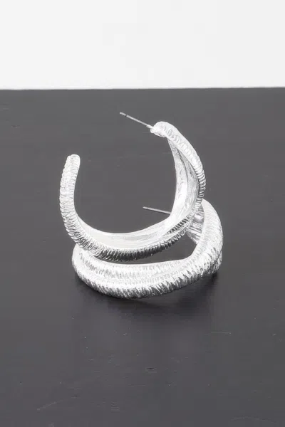Truedames Ribbed Intertwined Hoop Earrings In Metallic