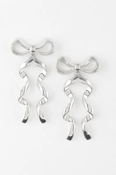 Truedames Ribbon Drop Earrings In Silver