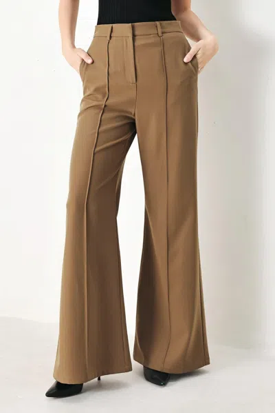 Truedames Rich Silhouette Woven Pants In Brown