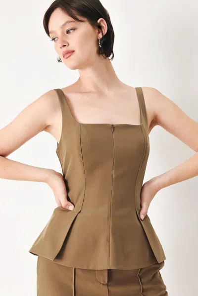 Truedames Rich Silhouette Woven Top In Brown