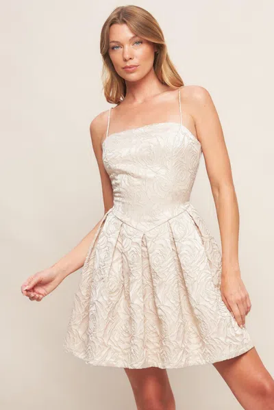 Truedames Romantic Garden Woven Mini Dress In Gold