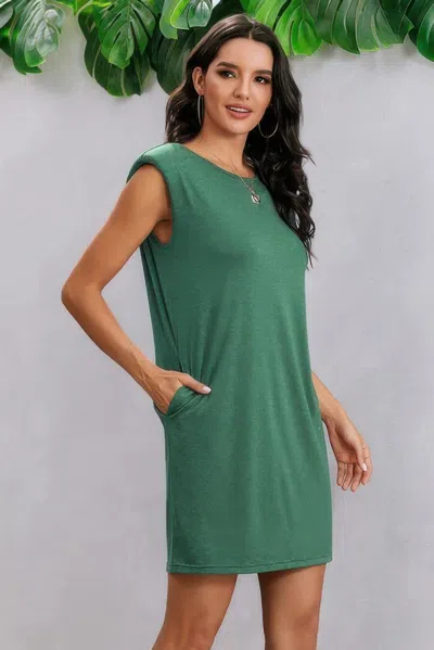 Truedames Round Neck Solid Sleeveless Dress In Green