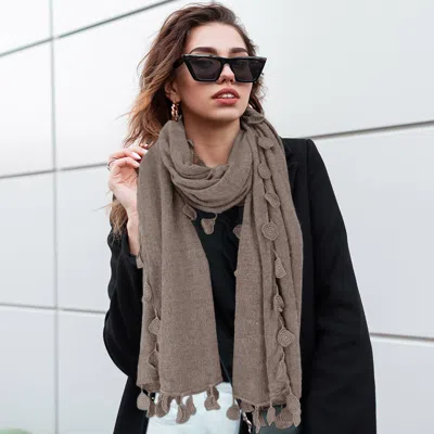 Truedames Round Petal Knit Scarf In Green