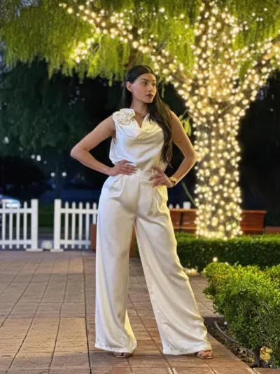 Truedames Satin Wide Leg Pants & Flower Sleeveless Top Set In Gold