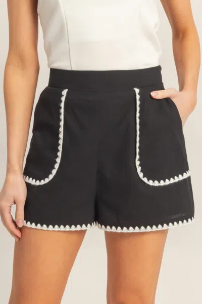 Truedames Scallop Trim High-waisted Shorts In Black