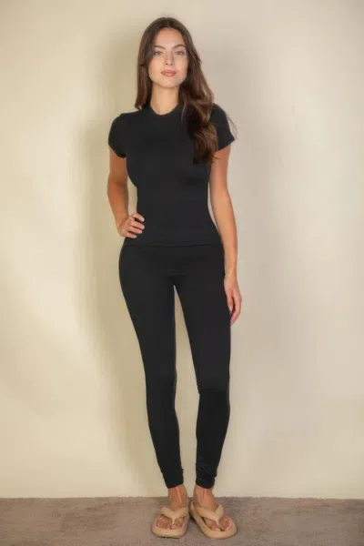 Truedames Short Sleeve Round Neck T Shirt In Black