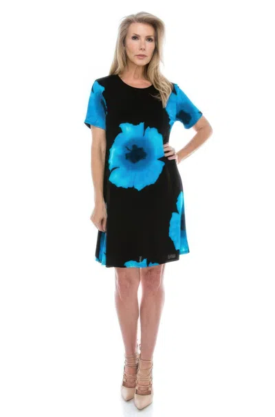 Truedames Short-sleeved Knee-length Dress In Multi