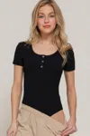 Truedames Short Slv Snap Button Rib Bodysuit In Black