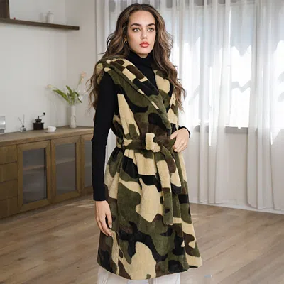 Truedames Sleeveless Faux Fur Camo Pattern Belted Waist Long Vest In Green