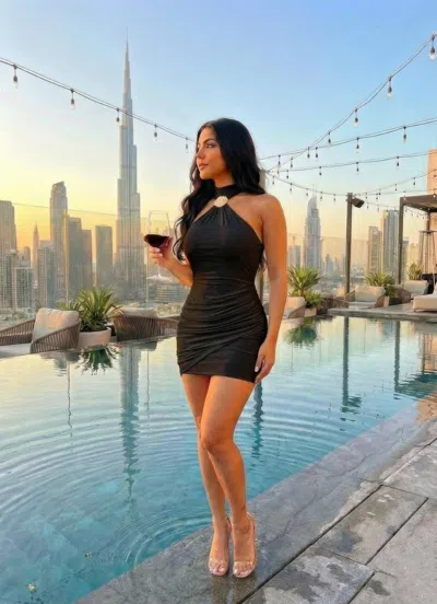 Truedames Sleeveless Mini Dress With A Halter Neck In Black