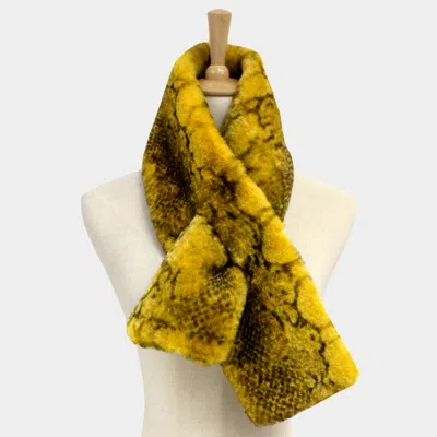 Truedames Snake Skin Patterned Faux Fur Pull Through Scarf In Yellow